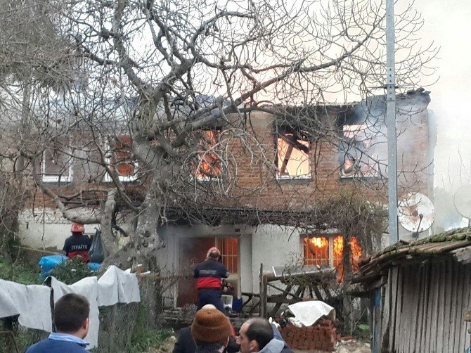 Sinop’ta Ev Yangını