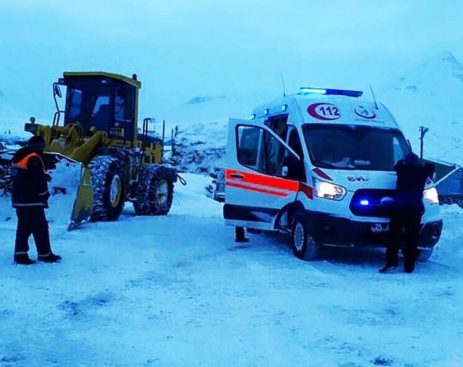 Büyükşehir’in “Kar Timleri” 439 Hastayı Kurtardı