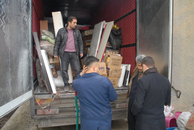 Eşya taşıyan kamyonda 110 bin paket kaçak sigara çıktı