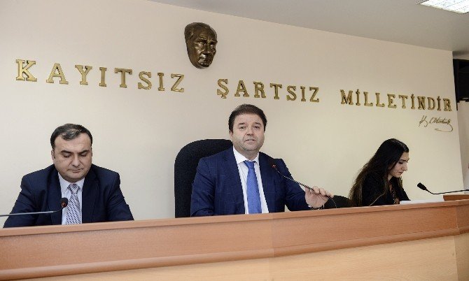 Mustafa Koç Ve Kamer Genç Belediye Meclisi’nde Anıldı