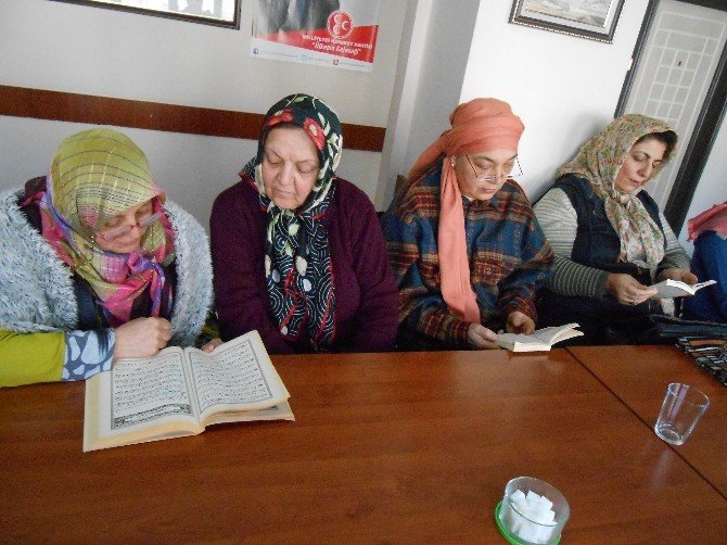 Eskişehir’de MHP’li Kadınlardan Şehitler İçin Mevlid-i Şerif