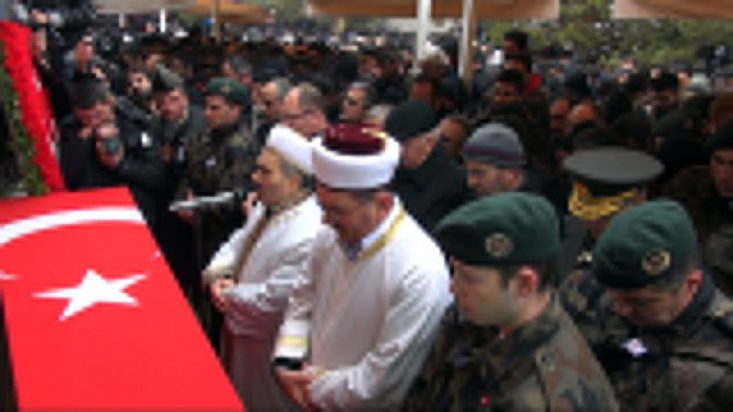 Şehit polisi binlerce Sivaslı uğurladı