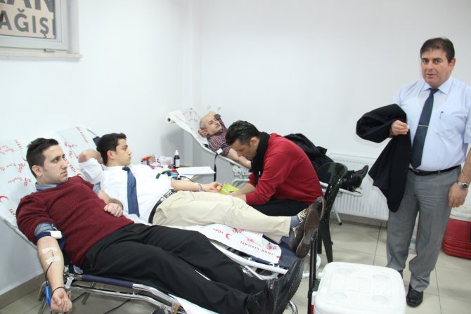 Belediye ve Kızılay'dan kan bağışı