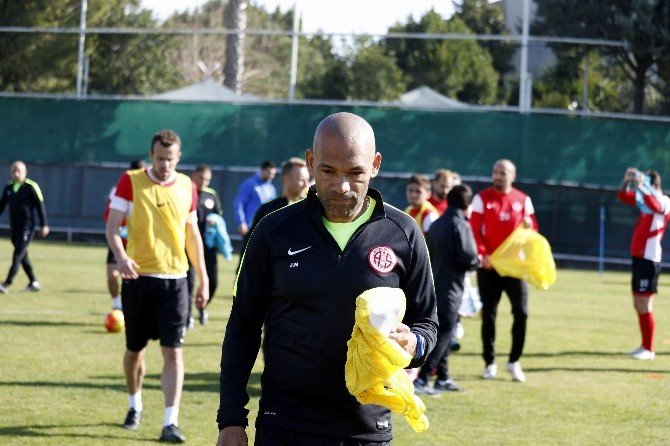 Antalyaspor’da Fenerbahçe Maçı Hazırlıkları Sürüyor