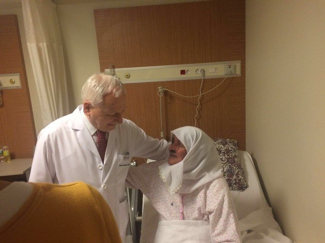 Kılıçdaroğlu, Başkan Kurt’un Ablasını Hastanede Ziyaret Etti