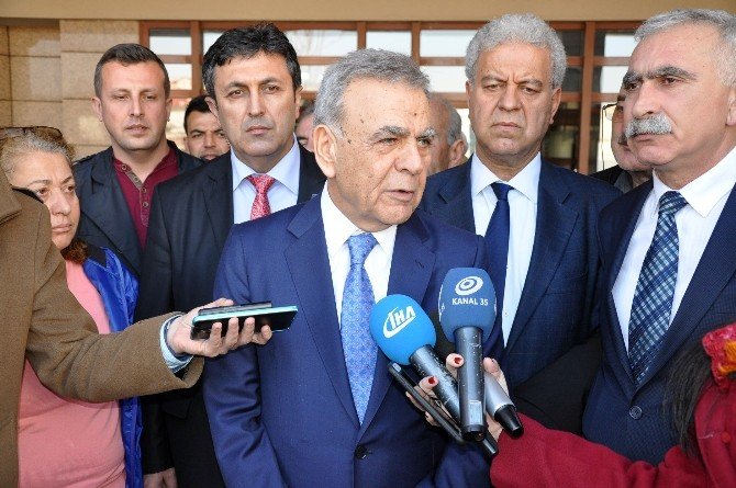 İzmir Büyükşehir Belediyesi Davasına Erteleme