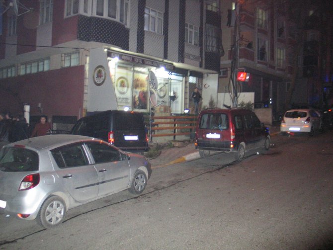 Eyüp'te dernek binasına silahlı saldırı: 4 yaralı