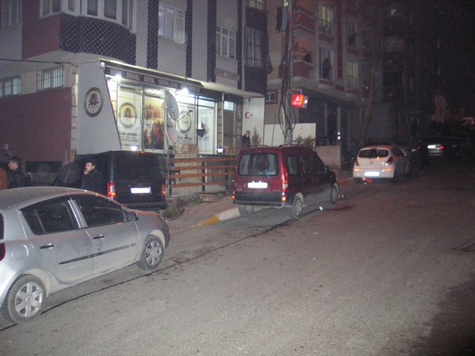 Eyüp'te dernek binasına silahlı saldırı: 4 yaralı
