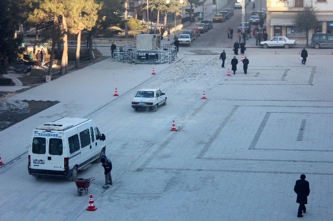 Taşköprü Cumhuriyet Meydanı Trafiğe Açıldı
