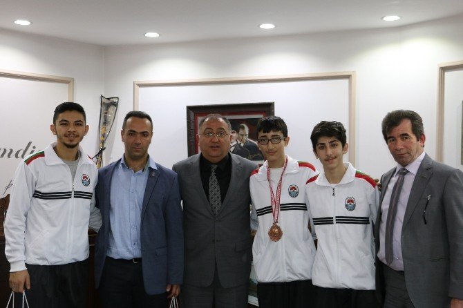 Taekwondocular Başkan Salman’ı Ziyaret Etti