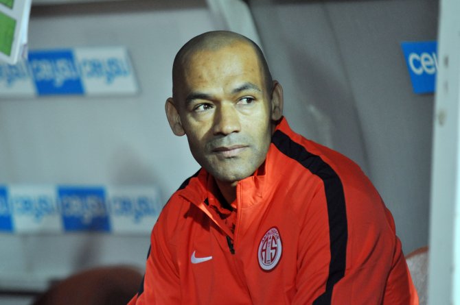 Antalyaspor Teknik Direktörü Morais, beyin kanaması geçirdi