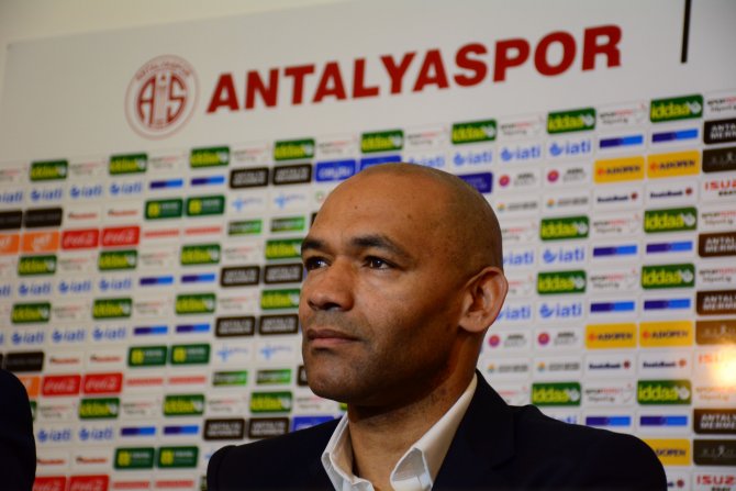 Antalyaspor Teknik Direktörü Morais, beyin kanaması geçirdi