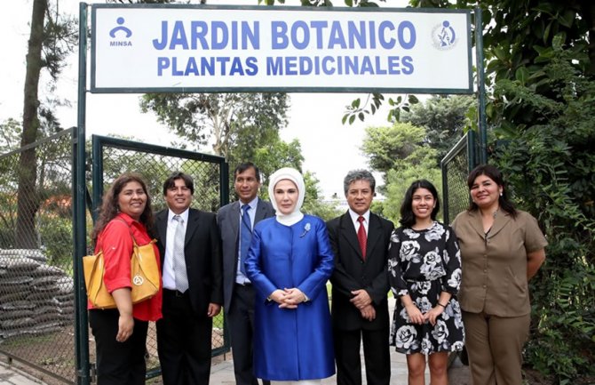 Emine Erdoğan, Peru’da Botanik Bahçesi'ni ziyaret etti