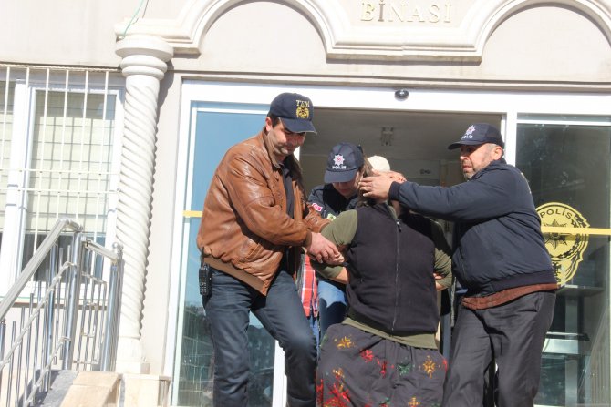 Aydın'da yakalanan canlı bombaların sorgusu için Ankara'dan özel ekip geldi
