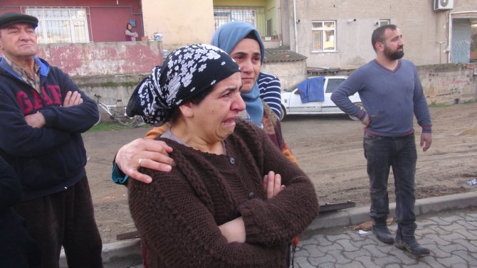 Evleri yıkılan vatandaşlar gözyaşı döktü