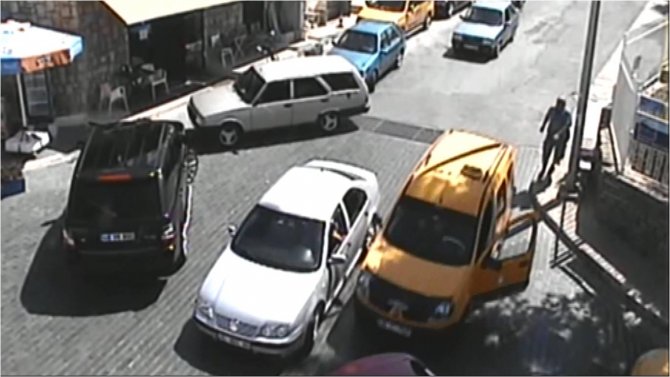 Bodrum'daki trafik kazaları mobese kameralarına yansıdı