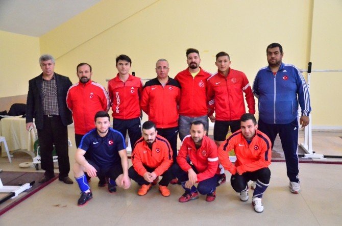 Halter Milli Takımı Avrupa Şampiyonası’na Adana’da Hazırlanıyor