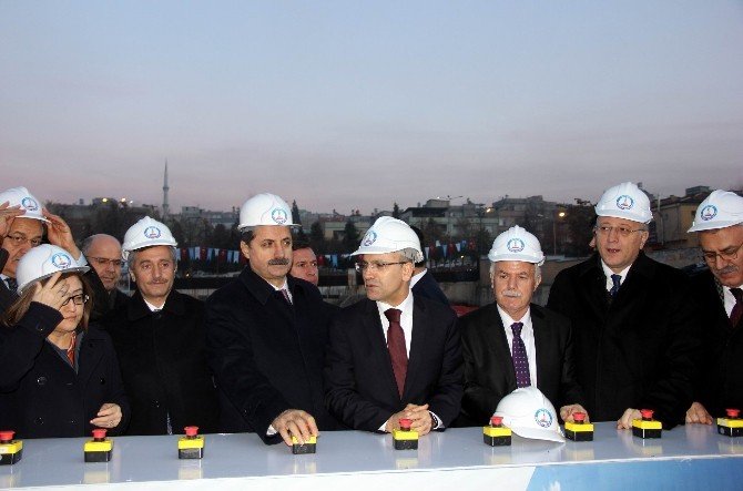 Başbakan Yardımcı Şimşek’ten HDP’li Belediyelere ’Hendek’ Göndermesi