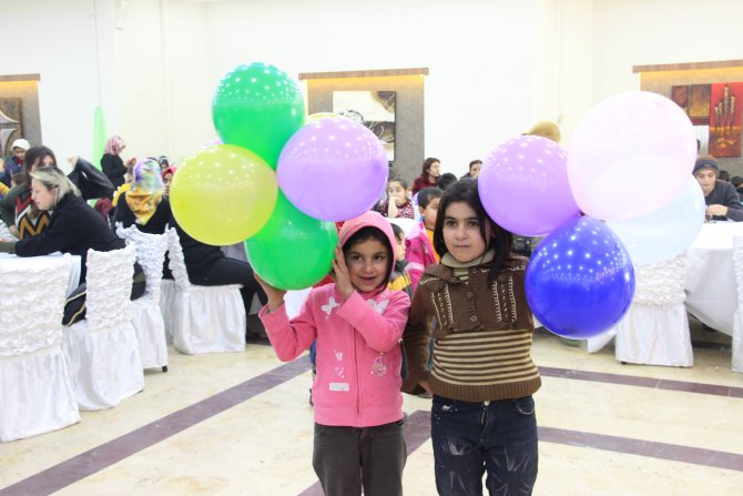 Mülteci çocuklara eğlence programı