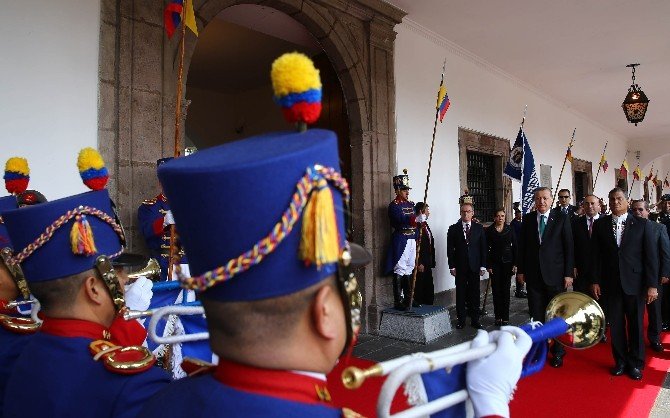 Cumhurbaşkanı Erdoğan, Ekvador’da Resmi Törenle Karşılandı