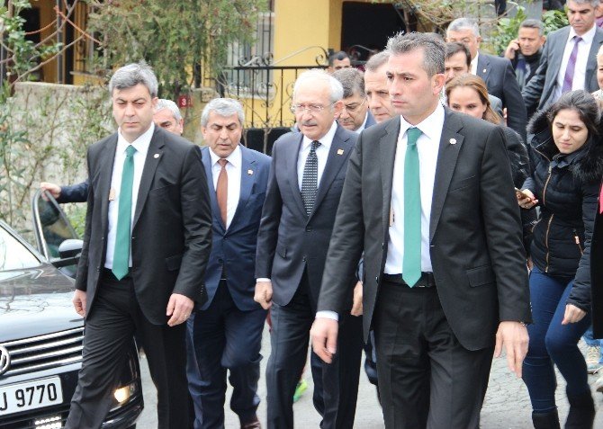 CHP Lideri Kılıçdaroğlu’ndan Şehit Ailesine Taziye Ziyareti