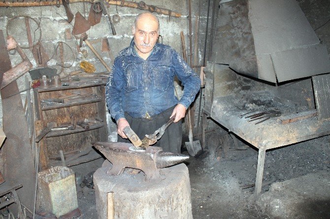 Demircilik Mesleği Makineleşmeye Yenik Düştü