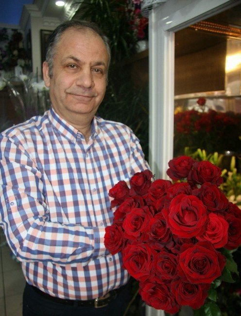 Afyonkarahisar’da Ki Çiçekçilerde 14 Şubat Sevgililer Günü Satış Telaşesi Başla