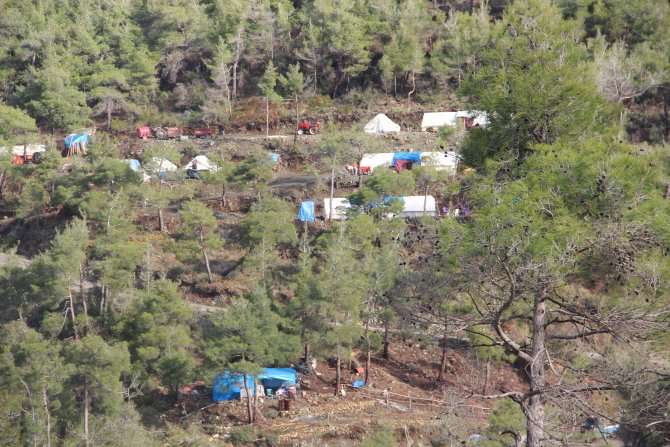 Türkmen Dağı çadır dağına döndü, yıkılan köyler hayalet şehri andırıyor