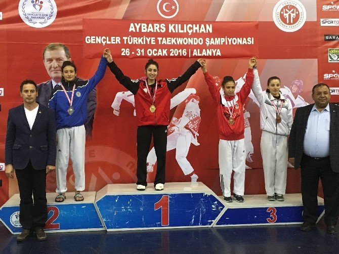 Taekwondoda Türkiye Şampiyonu Gaziosmanpaşa’dan Çıktı