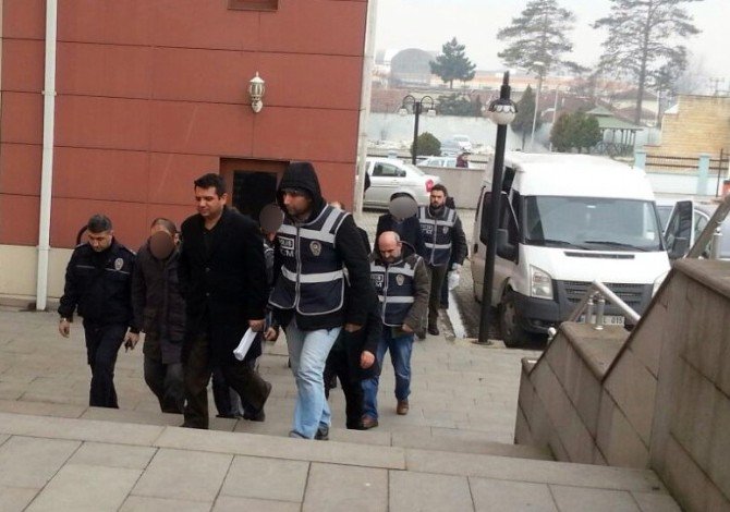 Düzce Merkezli Fetö/pdy Operasyonunda Gözaltına Alınan 13 Kişi Adliyeye Sevk Edildi