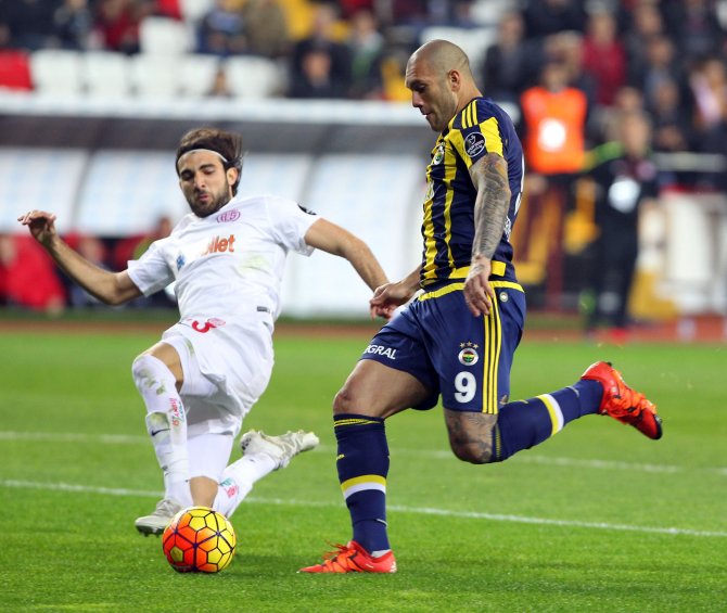Antalyaspor: 1 - Fenerbahçe: 0 (İlk yarı)