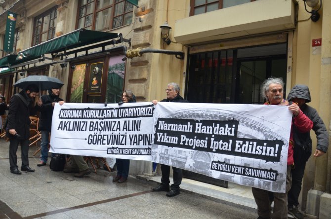Narmanlı Han'daki restorasyon projesi protesto edildi