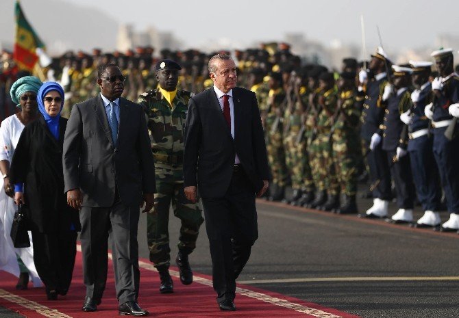 Erdoğan Senegal’de Resmi Törenle Karşılandı