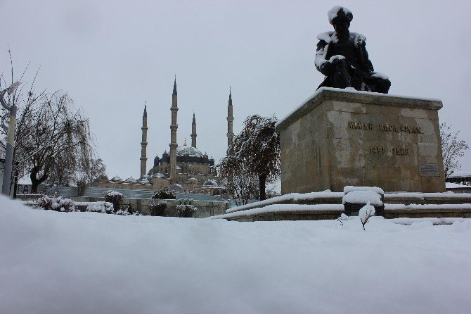 Edirne’de Kar Yağışı Etkili Oldu