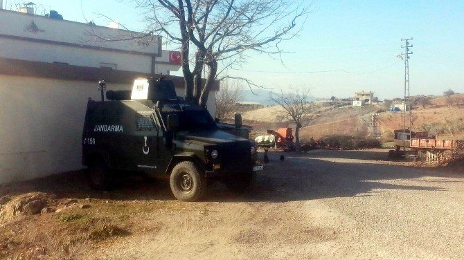 Jandarma Köyü Ablukaya Aldı