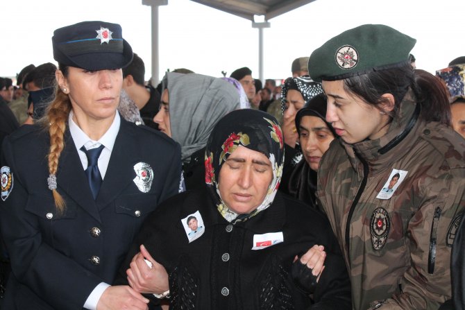 Şehit Özel Harekat polisi memleketi Gaziantep'te toprağa verildi