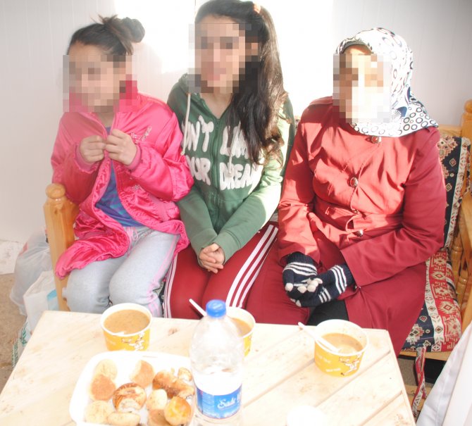 Sur’da mahsur kalan anne ile 2 kızını jandarma kurtardı