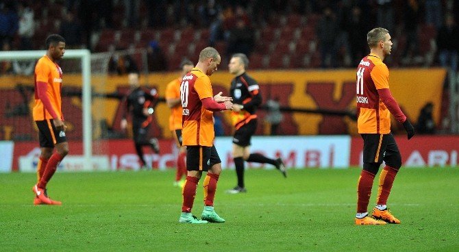 Galatasaray Evinde Tat Vermedi