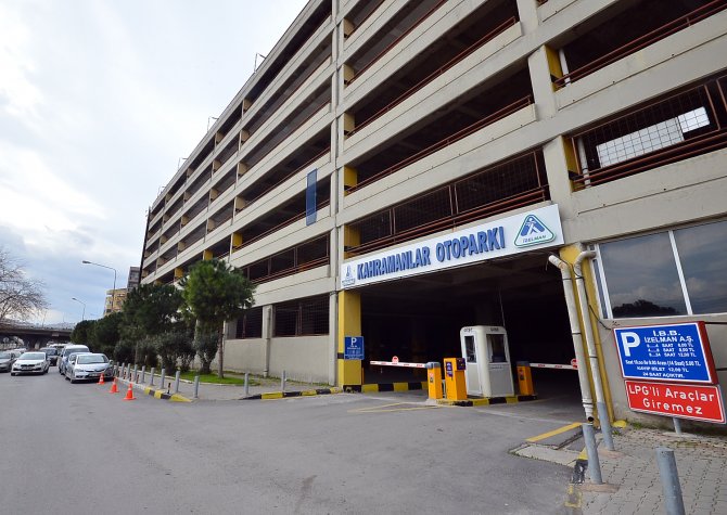 İzmir Büyükşehir, Kahramanlar Kapalı Otoparkı'nın ücretlerini düşürecek