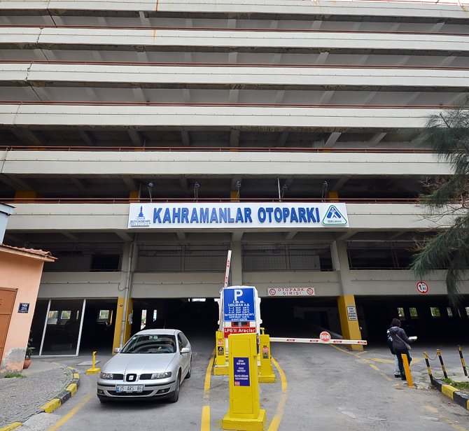 İzmir Büyükşehir, Kahramanlar Kapalı Otoparkı'nın ücretlerini düşürecek