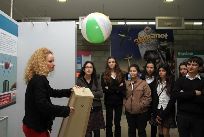 Karşıyaka Bilim Müzesi’ne ziyaretçi akını