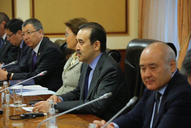Davutoğlu, Kazakistan Başbakanı Masimov ile görüştü