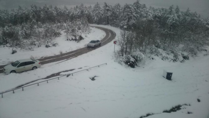 Kocaeli'nin yüksek kesimlerinde etkili kar yağışı