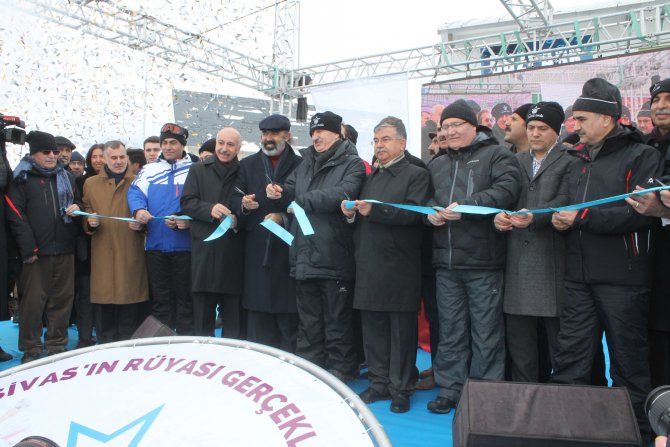 Yıldız Dağı Kış Sporları Turizm Merkezi törenle hizmete açıldı