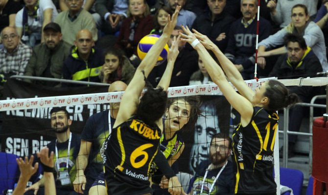 Fenerbahçe Grundig: 3 - Vakıfbank: 2