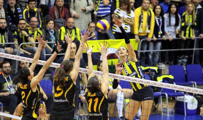 Fenerbahçe Grundig: 3 - Vakıfbank: 2