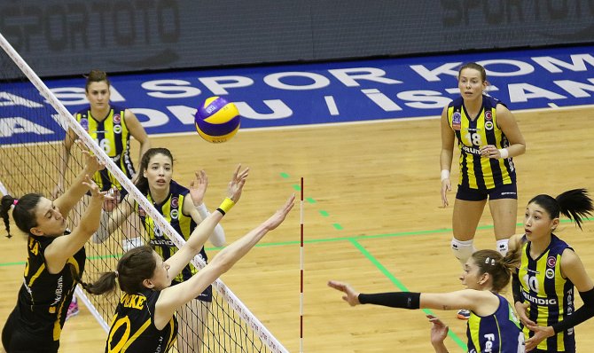Fenerbahçe Grundig: 3 - Vakıfbank: 2