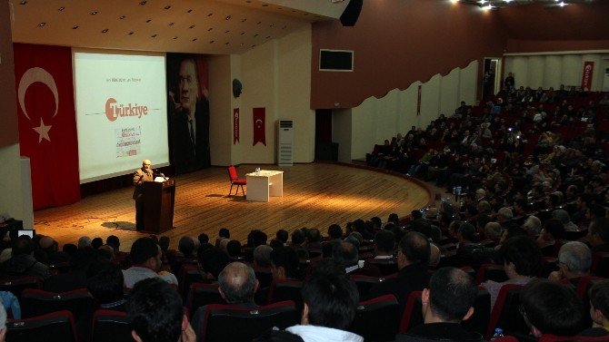 Türkiye Gazetesi Yazarları İzmir’de Okurlarıyla Buluştu