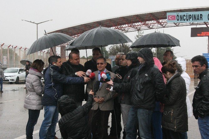 Vali Tapsız, Mülteci Akını İle İlgili Basın Toplantısı Yaptı (1)