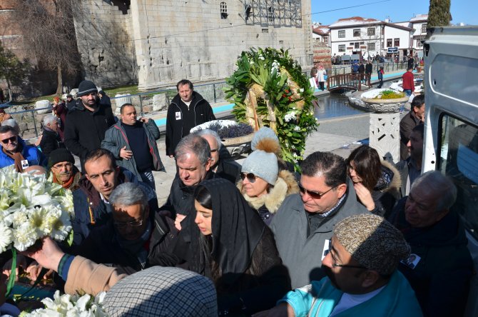 Öldürülen işadamı Ali Kayum gözyaşlarıyla uğurlandı